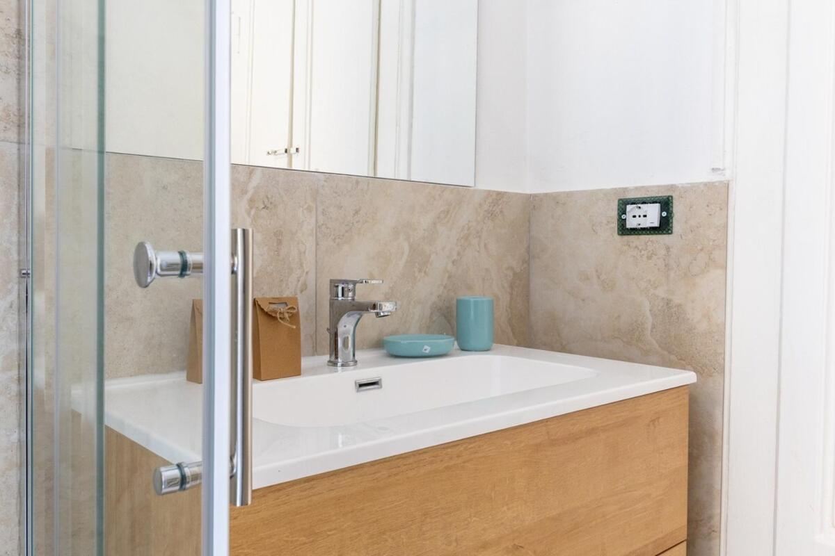 Stradivari - - By Host4u Apartment Mailand
