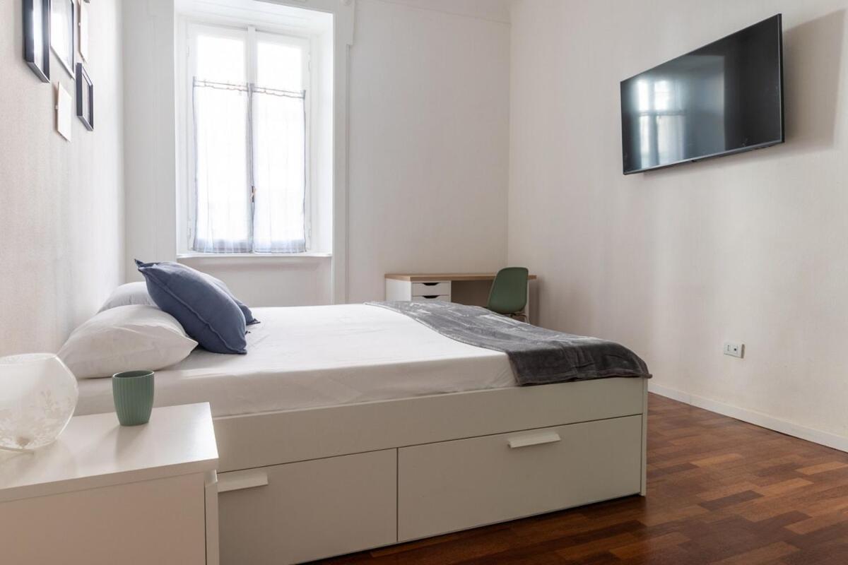 Appartamento Stradivari - - By Host4u Milano