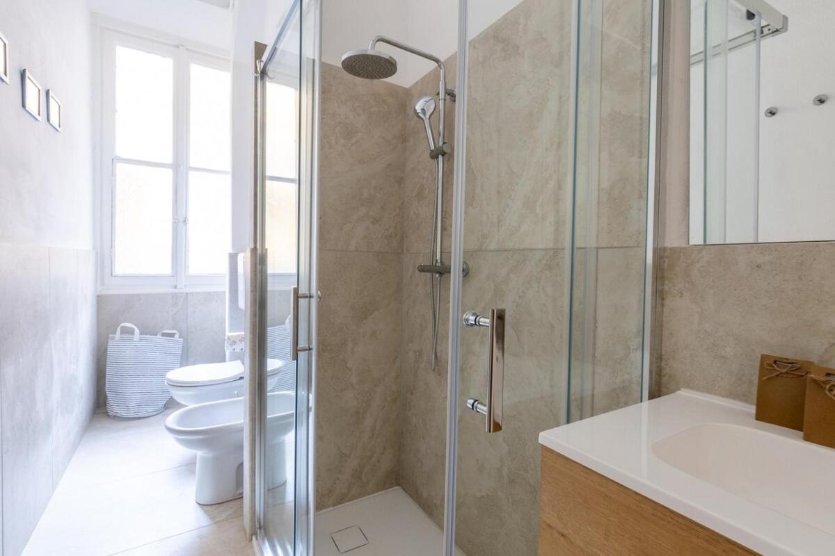 Stradivari - - By Host4u Apartment
